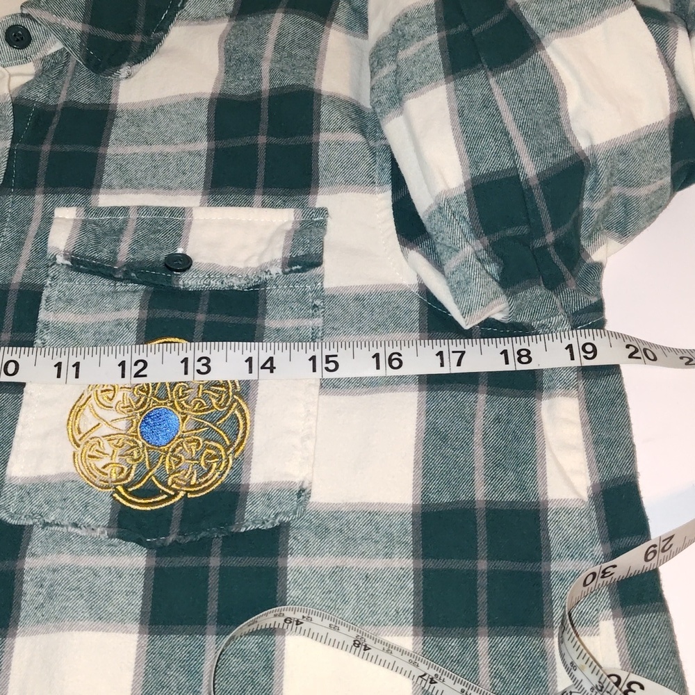 Boxlunch Her Universe Brave Merida & DunBroch Brothers Overshirt Small Flannel - Picture 7 of 9